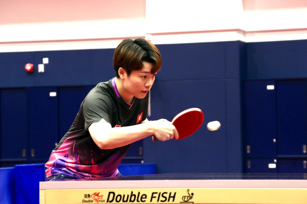 今日凌晨才返到香港的杜凱琹顯得一臉倦容。徐嘉華攝