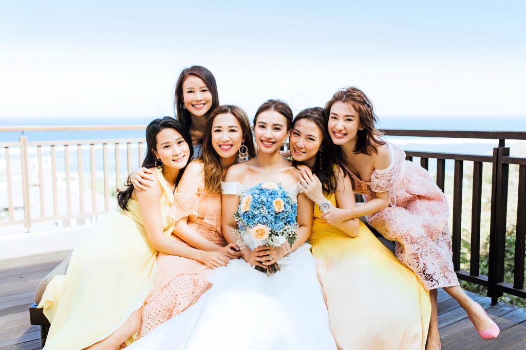 張嘉兒、李雪瑩、岑杏賢、劉倩婷與蔣家旻到峇里見證朱千雪出嫁。