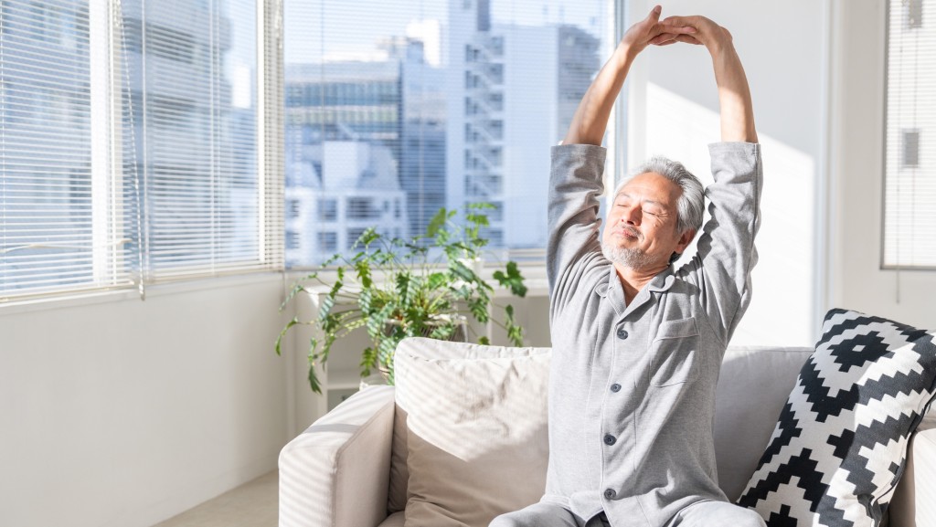 65歲以下中風個案增!專家教早上起床必做6件事 每日行夠這步數也有效
