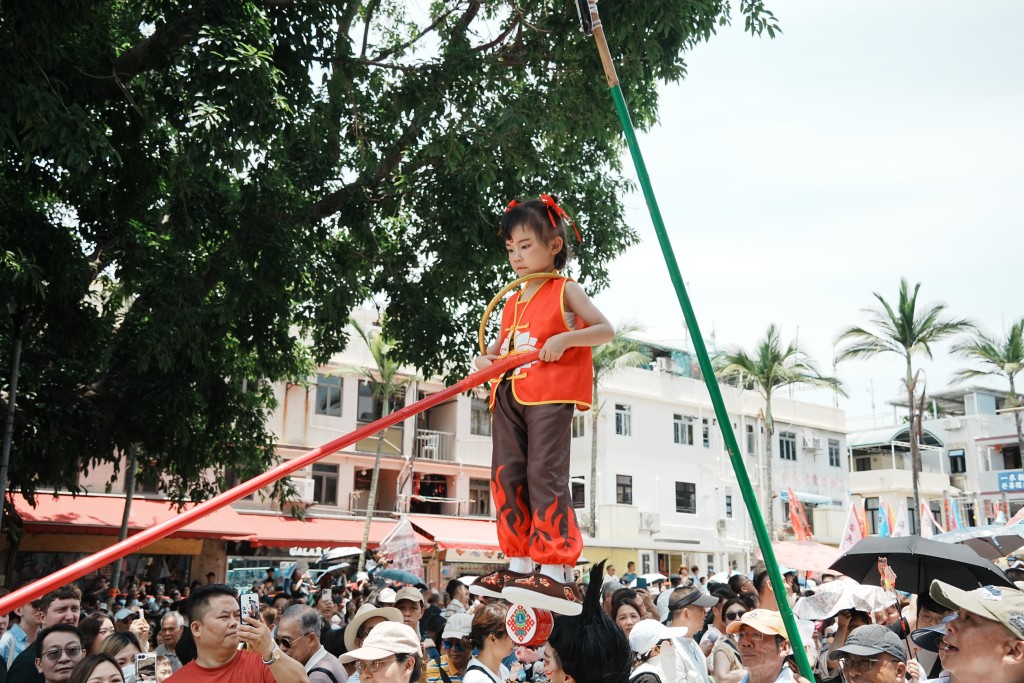 長洲太平清醮會飄色巡遊。汪旭峰攝 長洲太平清醮會飄色巡遊。汪旭峰攝