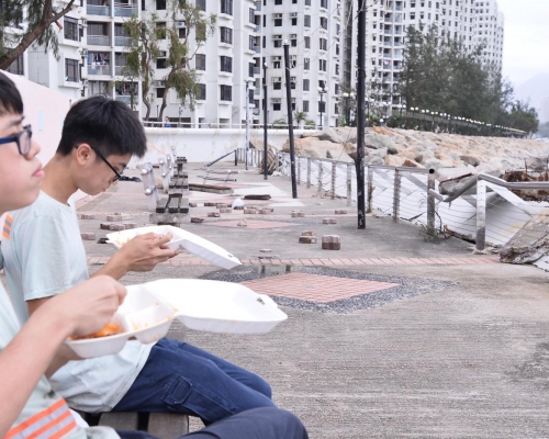 風暴過後,全港學校今日停課。