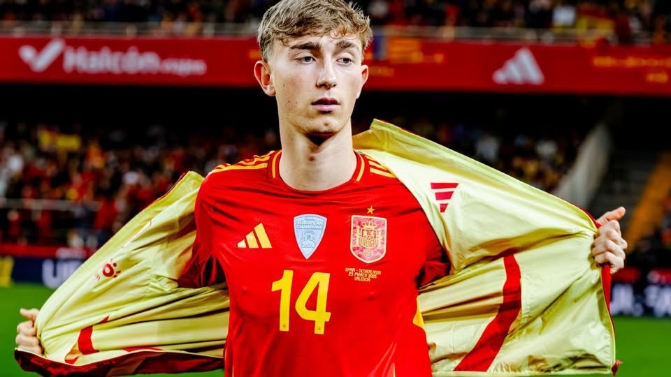 皇马中坚胡积臣卷入辱华风波。 皇马中坚胡积臣卷入辱华风波。