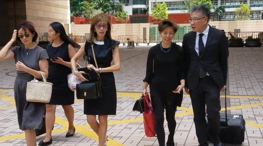 死者親友。陸曉喬攝