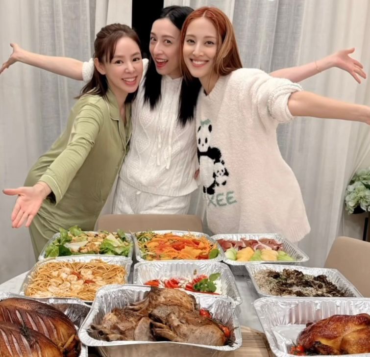 龔嘉欣好幸福！