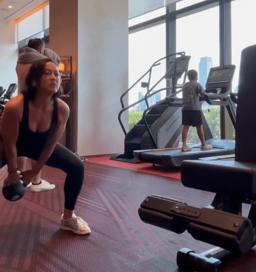 貝安琪性感做GYM。