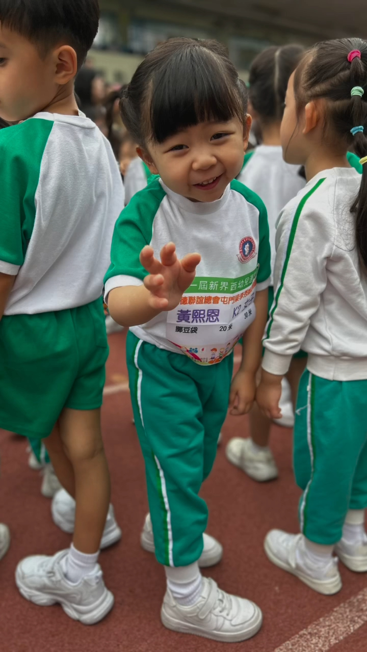 小黄妃自小已经古灵精怪。