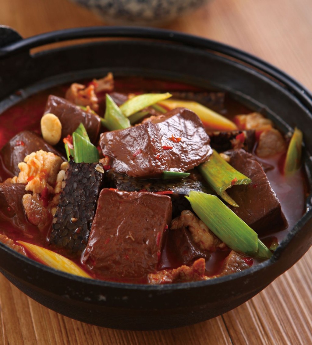 姜濤表示最愛在家中打邊爐,喜歡麻辣湯底、鴨血、豆腐和羊肉。 姜濤表示最愛在家中打邊爐,喜歡麻辣湯底、鴨血、豆腐和羊肉。