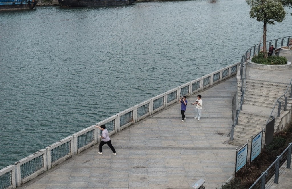 東莞好去處2024｜2. 石龍南岸公園　公園依河而建，是散步好去處，可以順道參觀附近的老區。（圖片來源：小紅書）