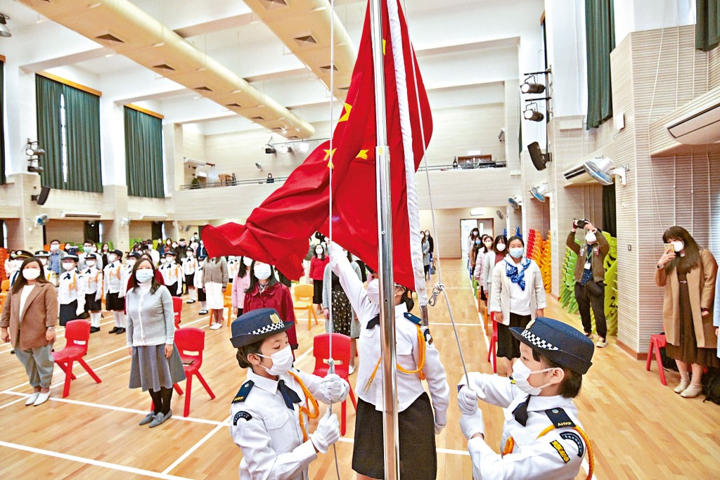 教育局更新《資助學校採購程序指引》新增維護國安條款，容許學校以國安為由取消承辦商或供應商資格，並中止合約。 