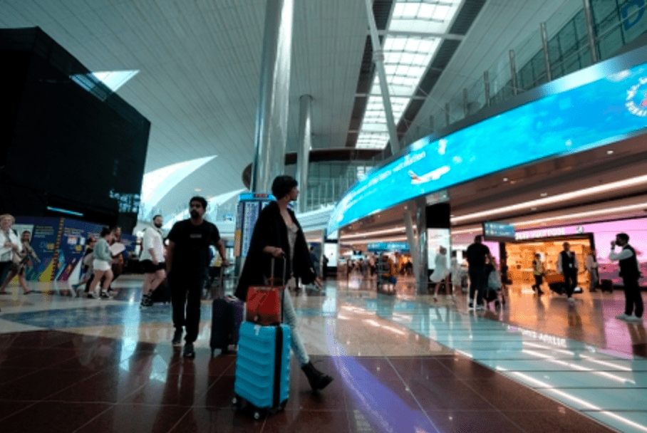 杜拜機場是歐洲和亞洲不少航班的主要轉機地點。美聯社