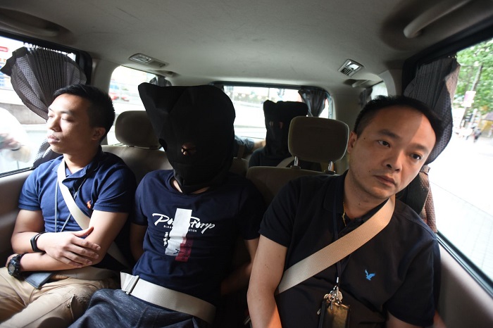 被捕男子帶返灣仔警察總部