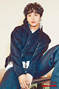 NCT成员楷灿被醉酒保镖指他看讯息后不回复。