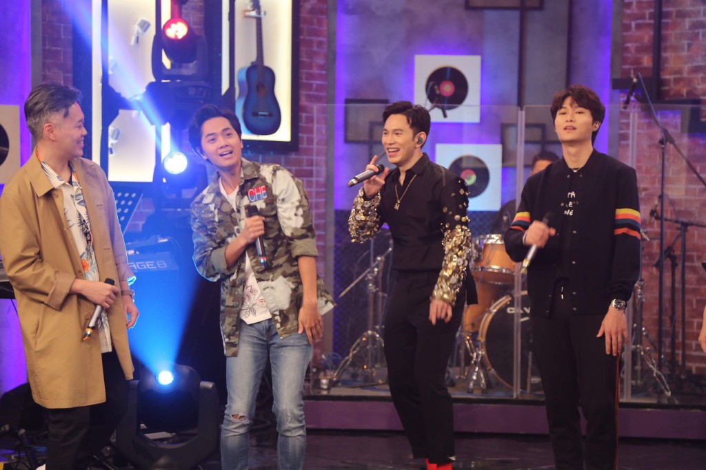 王梓軒去年主持無綫節目《演鬥聽》，廣邀不同歌手合作。