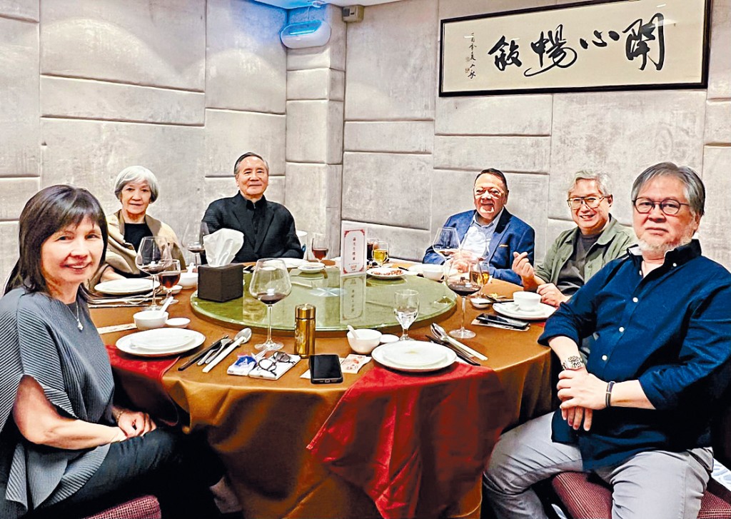 在「喜萬年」來張合照
