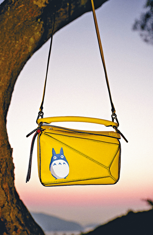 迷你型號的Totoro Puzzle Bag，色彩對比鮮明。