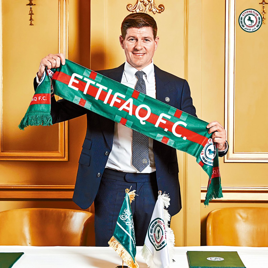 謝拉特周一落實執教沙特聯球隊伊蒂法克，盛傳將帶同多位過氣英超兵來投。