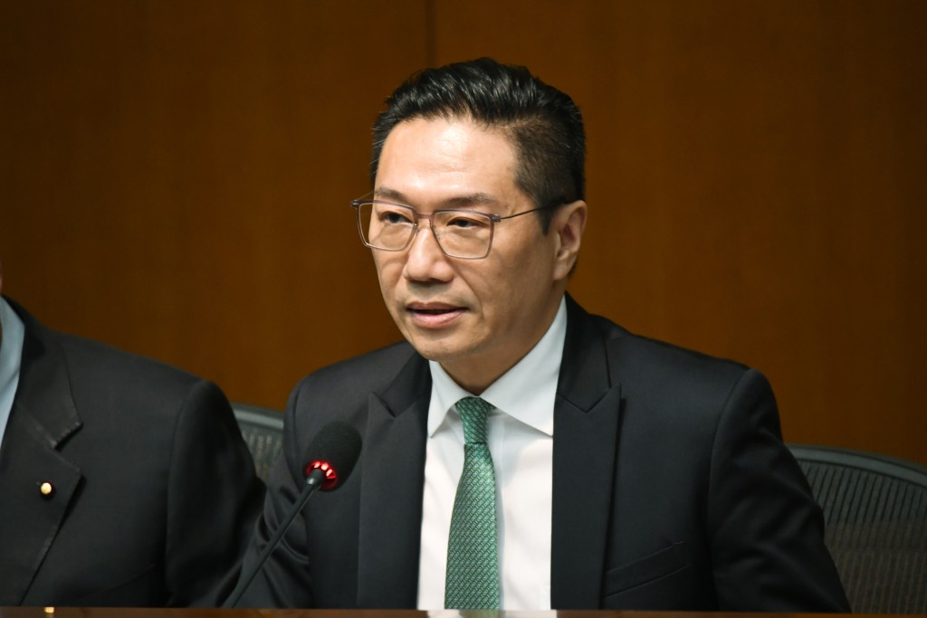 全體委員會審議期間,邵家輝兩度發言。資料圖片 全體委員會審議期間,邵家輝兩度發言。資料圖片