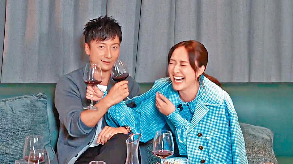 大搞暧昧■陈滢于《Tiger's Talk》大赞小方心地、外形都很好,直认是其理想对象。