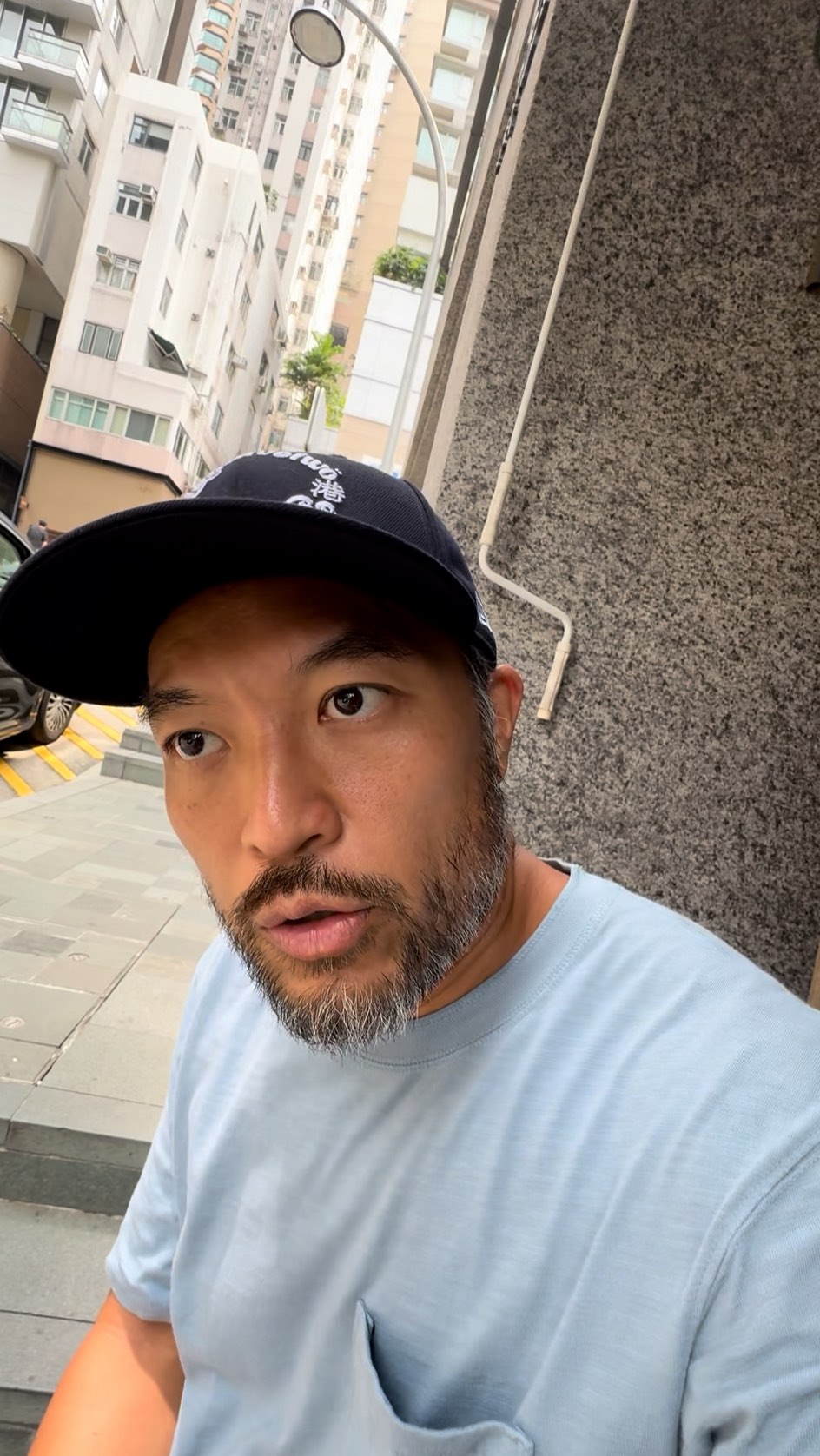 李凱賢於印尼出世，11歲時移居香港生活。