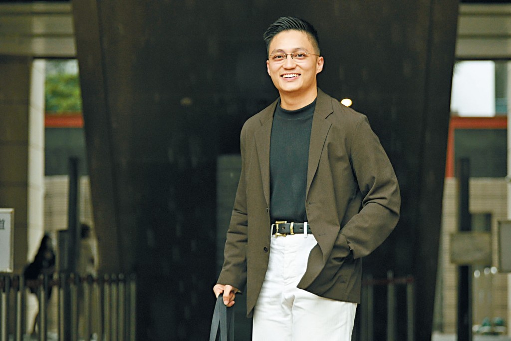 李予信憶述「612」一周年被捕後，公民黨改變主意支持他出選。