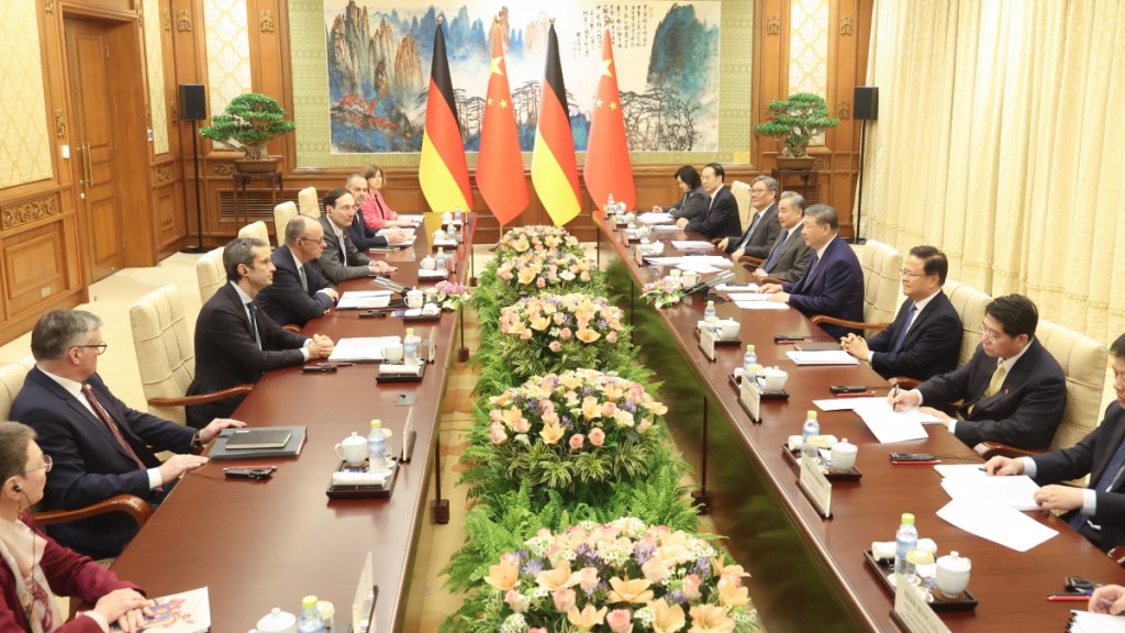 2月25日下午，中國國家主席習近平在北京釣魚台國賓館會見來華進行正式訪問的德國總理默茨。中新社