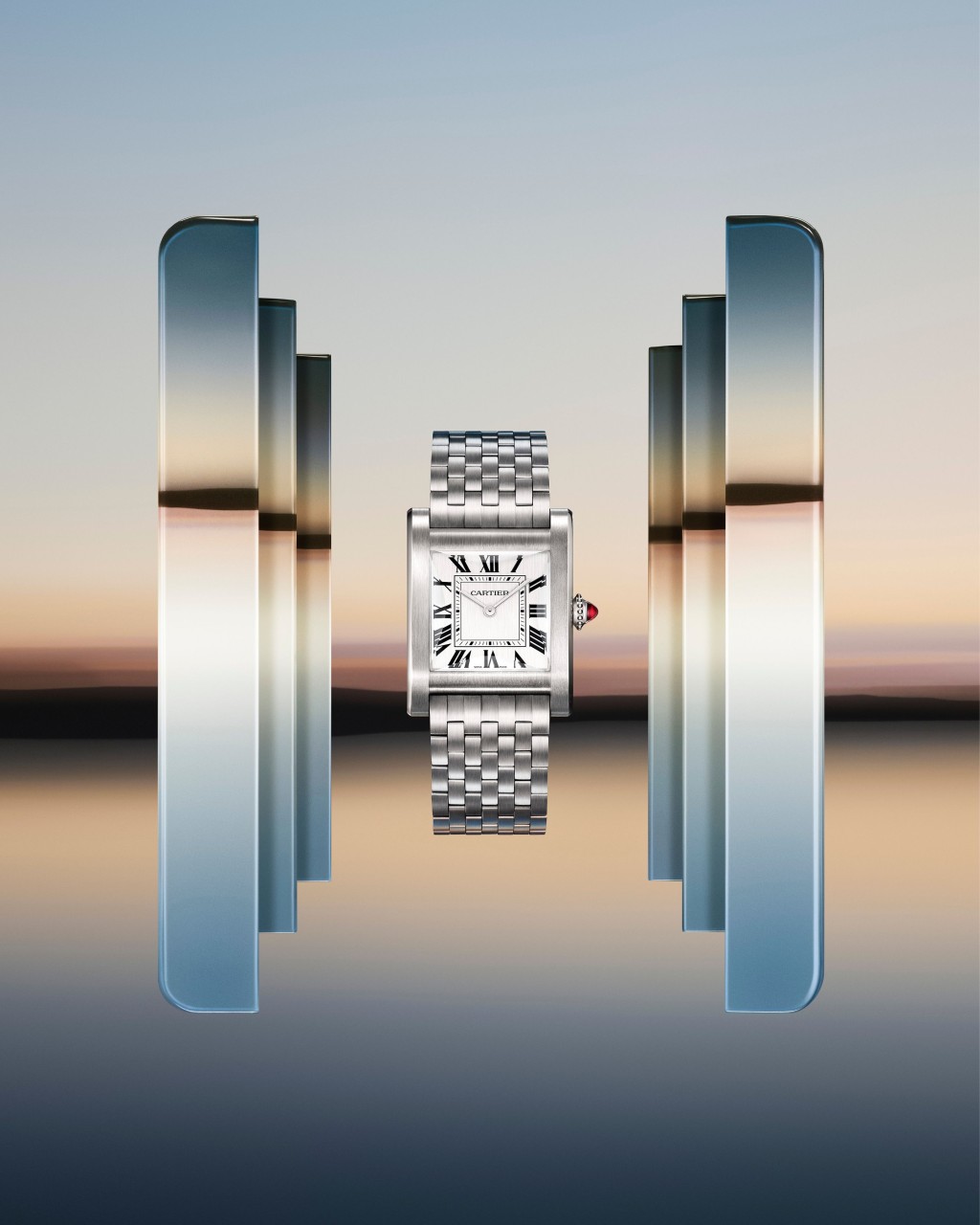 Cartier Privé系列Tank Normale腕表，鉑金表殼，時分顯示，搭載卡地亞070型手動上鏈機械機芯，表冠鑲嵌1顆凸圓形紅寶石，配鉑金表鏈，附編號並限量100枚。