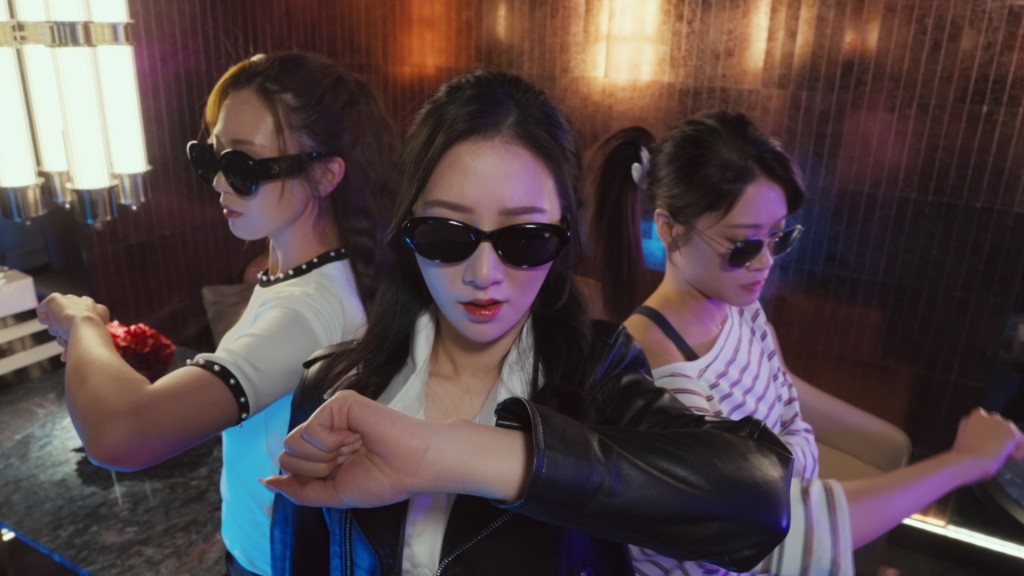 《尋歡作樂的姐姐》加入了不少戲劇元素。