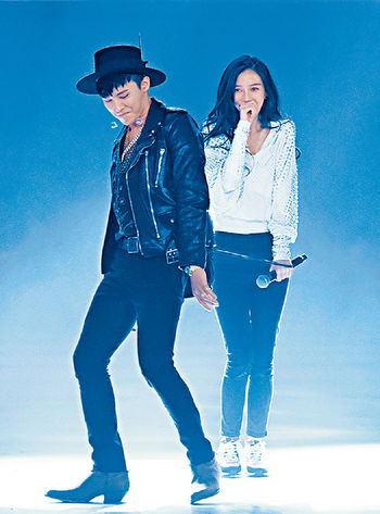 ■Baby錄影綜藝節目時，GD突然現身炮製驚喜。