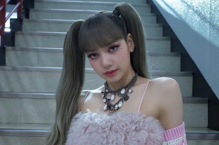 BLACKPINK「人間芭比」 LISA！