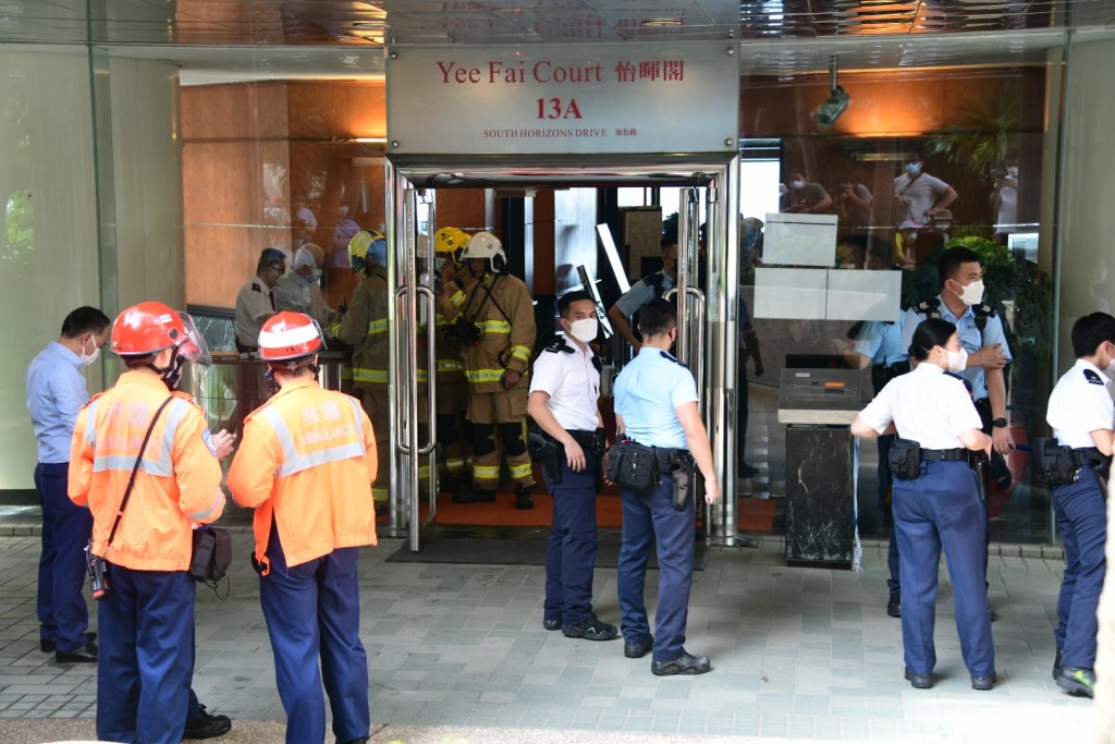 消防到將約半小時將火救熄。楊偉亨攝