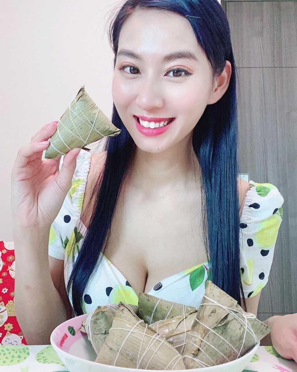 唔少粉絲錯Fo喺莊端兒35E迫爆身材上。