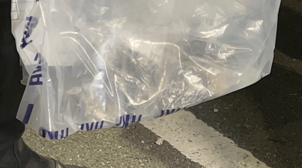 29歲男司機報稱無業，涉嫌「販運危險藥物」被捕，毒品總重量及市值仍待點算。蔡楚輝攝