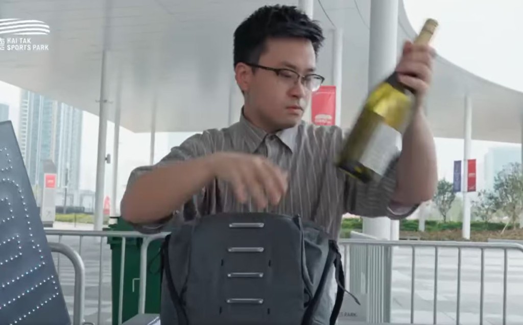 觀眾不能帶酒入場。