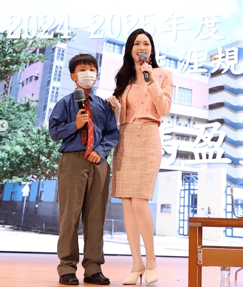 馮盈盈為小學擔任講座嘉賓。 馮盈盈為小學擔任講座嘉賓。