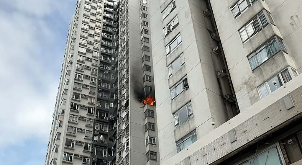 城市花園一座發生火警。fb：香港突發事故報料區