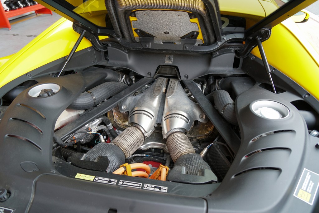 2.9公升V6双Turbo引擎，联同电马达输出830ps马力，扭力达740Nm。