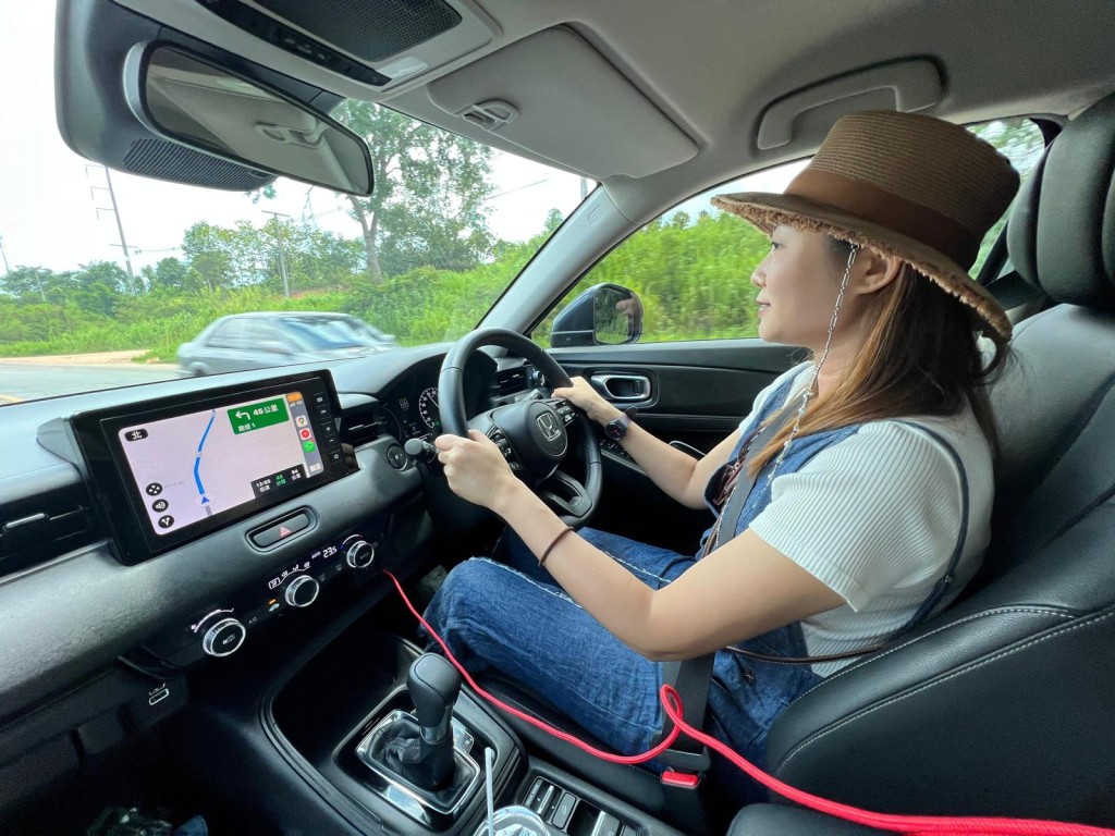 Honda HR-V備有Carplay，可以連接Google Map，睇地圖更方便，對於自駕遊特別有用。