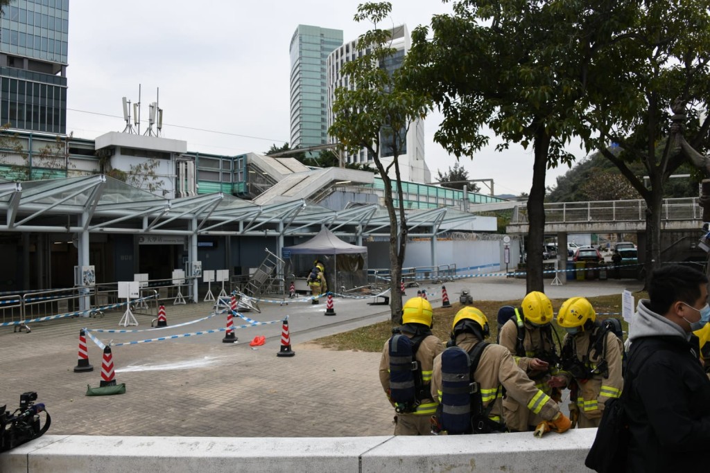 消防及警員到場。