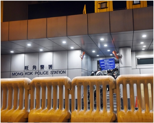 12歲少年旺角警署外牆噴上仇警字句。