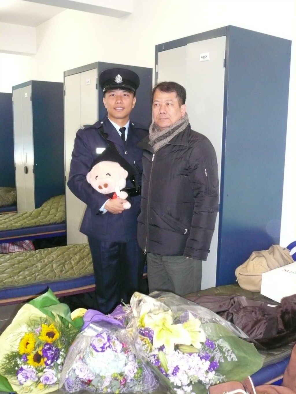 警員蔡家駿與父親。受訪者提供