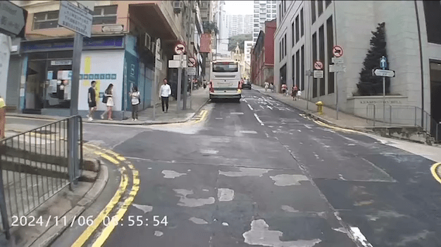 現場為西邊街及高街交界。車cam L（香港群組）