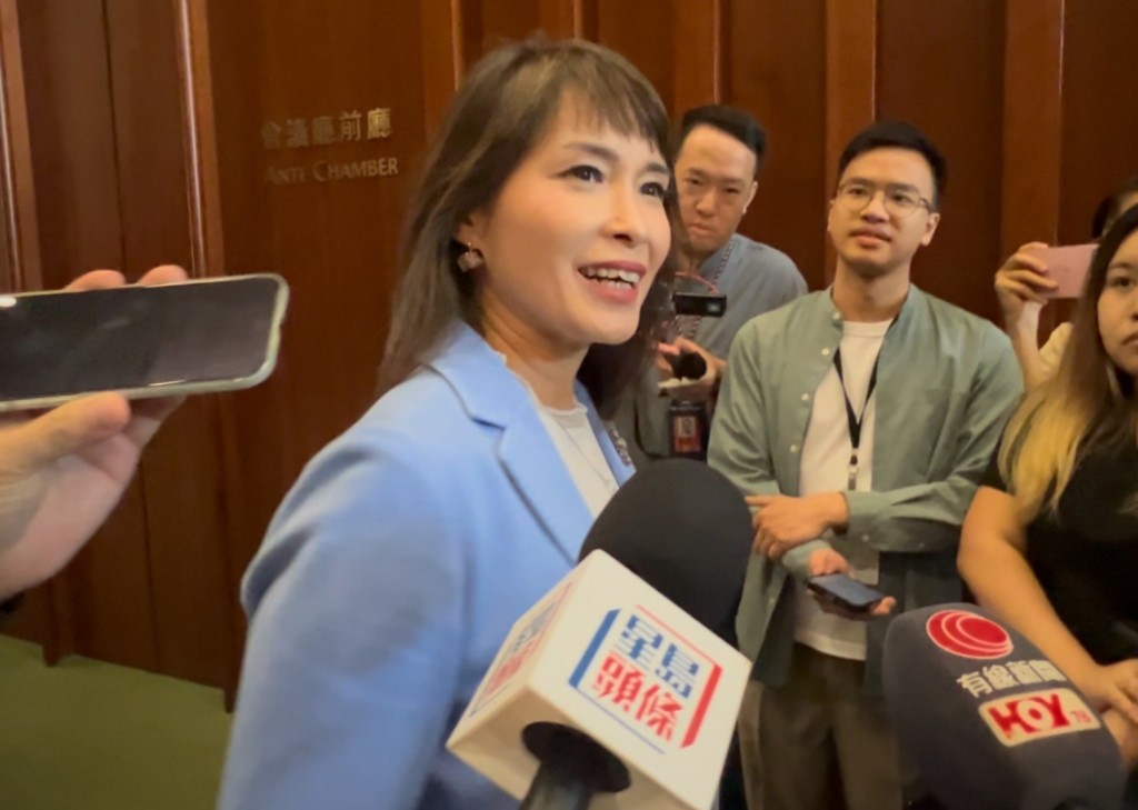 江玉歡否認是請記者吃「散水餅」。郭詠欣攝 江玉歡否認是請記者吃「散水餅」。郭詠欣攝