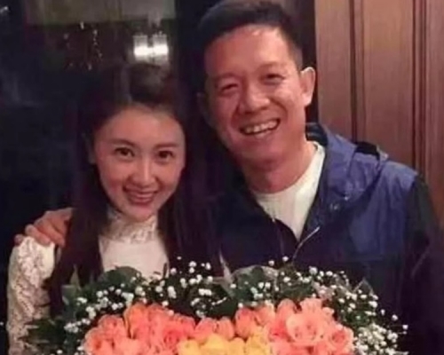 樂視前董事長賈躍亭辦離婚手續,破產前曾向妻轉帳51萬美元。網圖