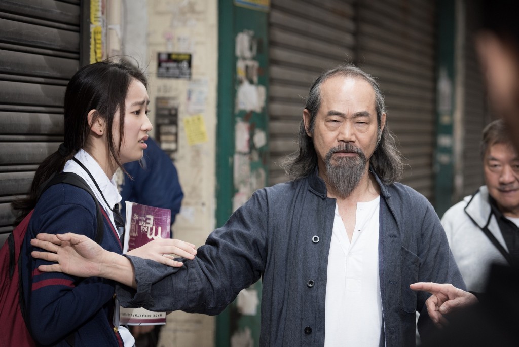 林恺铃在电影《七人乐队》中饰演元华孙女都好抢镜。