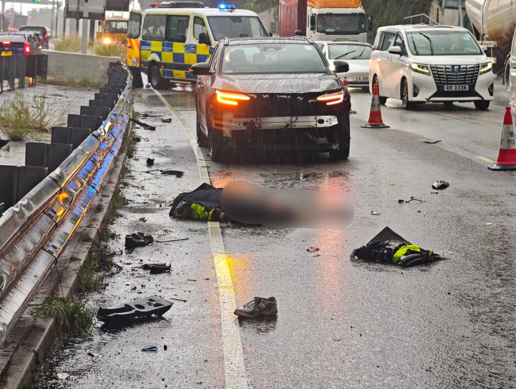 鐵騎士頭爆身亡。 鐵騎士頭爆身亡。