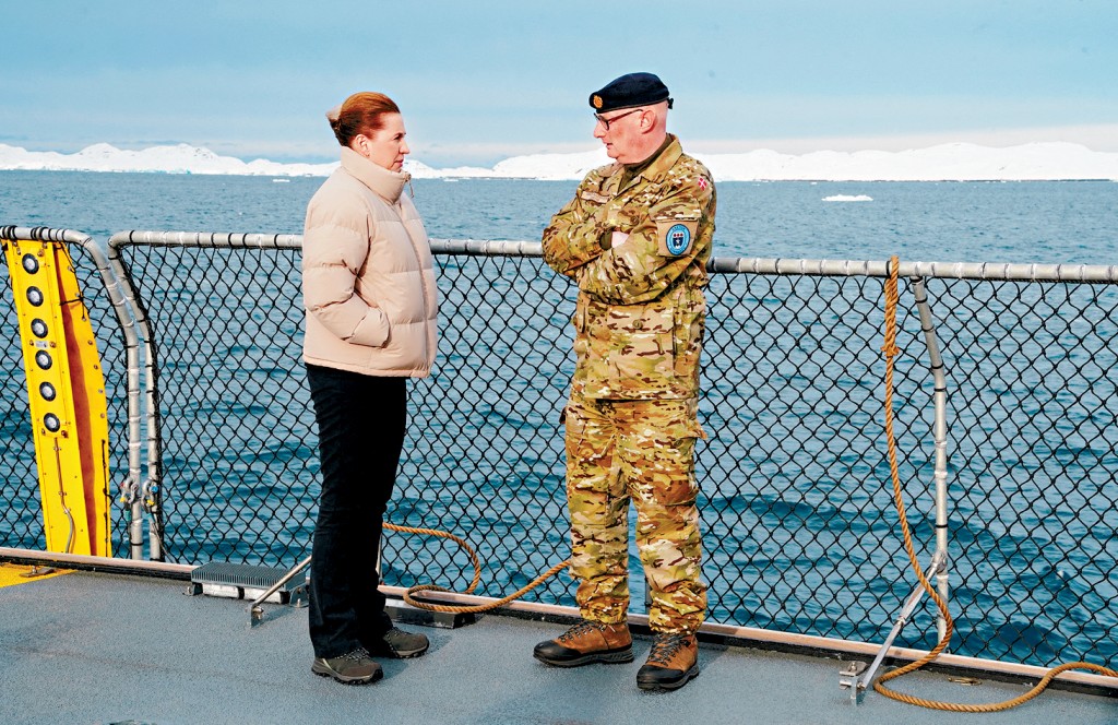 丹麥女首相弗雷澤里克森去年4月在格陵蘭附近海域視察。 