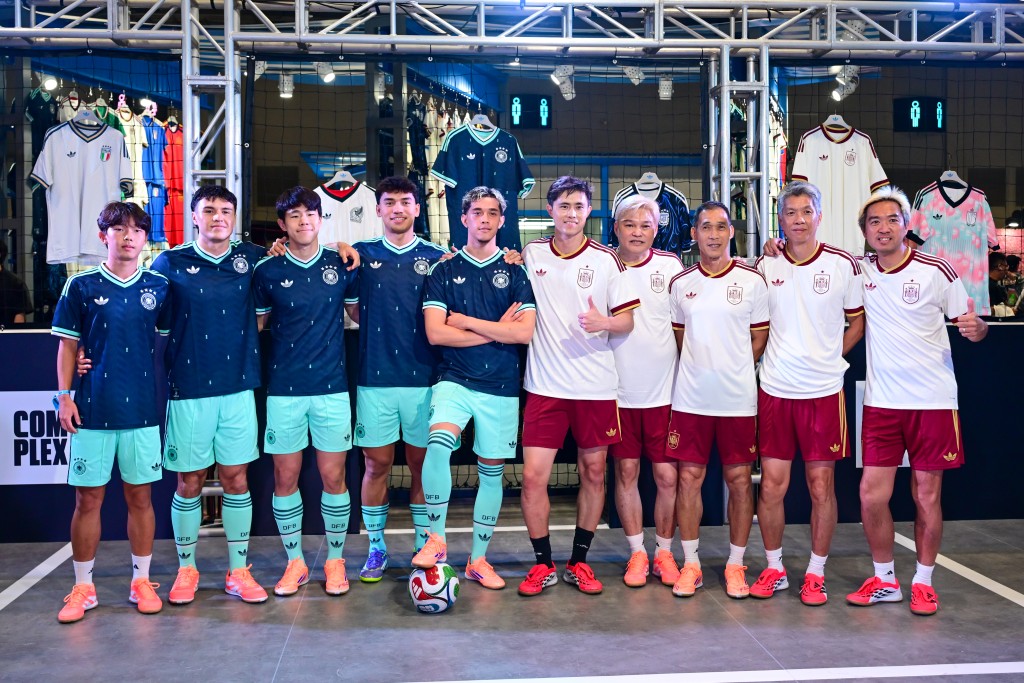 表演賽由名宿隊(右起：陳子龍、羅繼華、李建和、區偉倫、陳偉豪）對現役隊(左起：高銘浩、鐘樂安、孫銘謙、周緣德、李小恆）。攝影：魏國謙