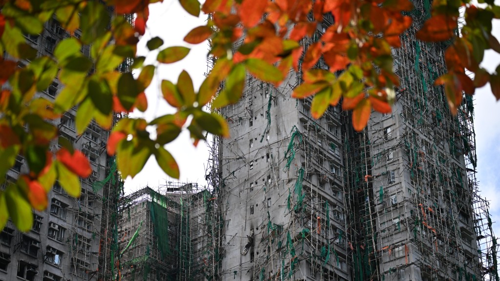 大埔宏福苑五級火｜據悉當局聯絡過百戶家庭 周一起採集DNA協助辨認遺體