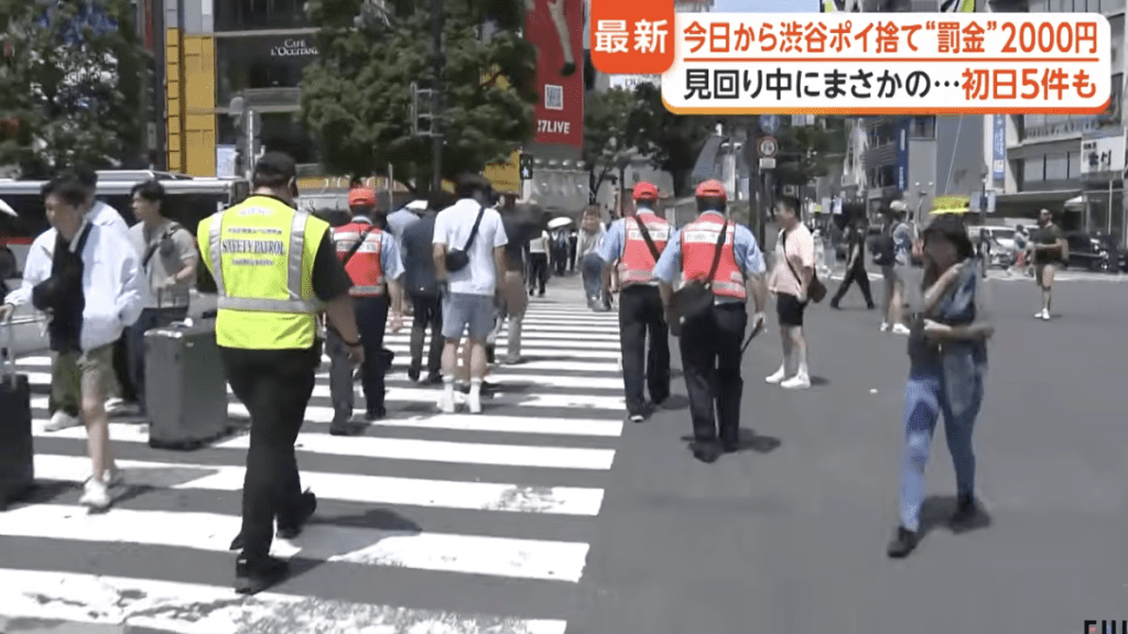 巡邏員每日在熙來攘往的十字路口及商圈進行全天候高密度巡查。 巡邏員每日在熙來攘往的十字路口及商圈進行全天候高密度巡查。