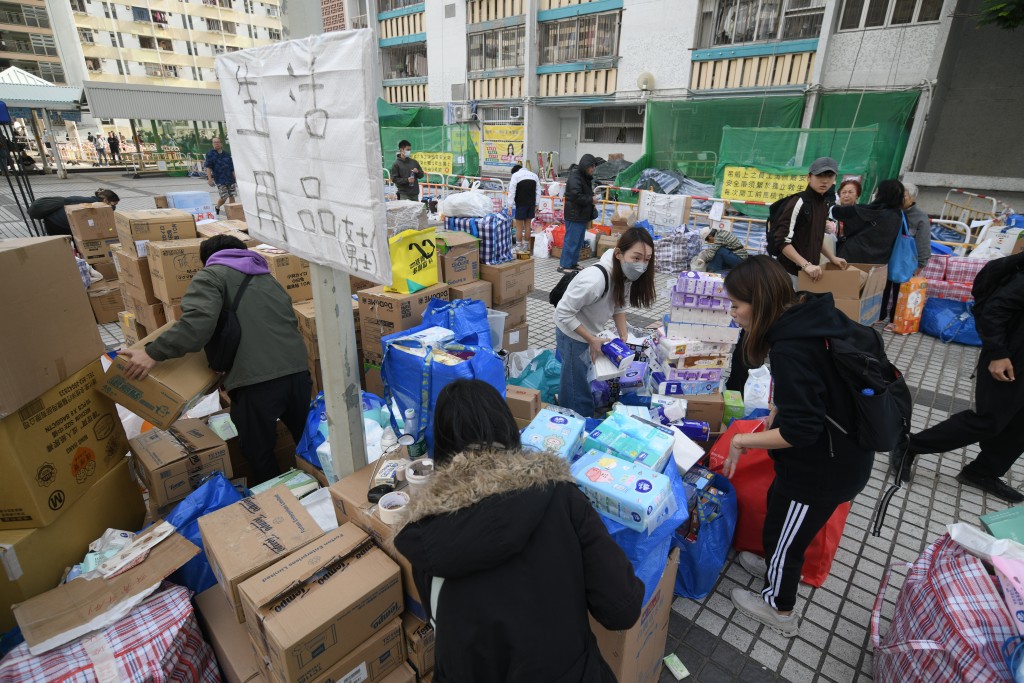 物資分門別類擺放。 物資分門別類擺放。
